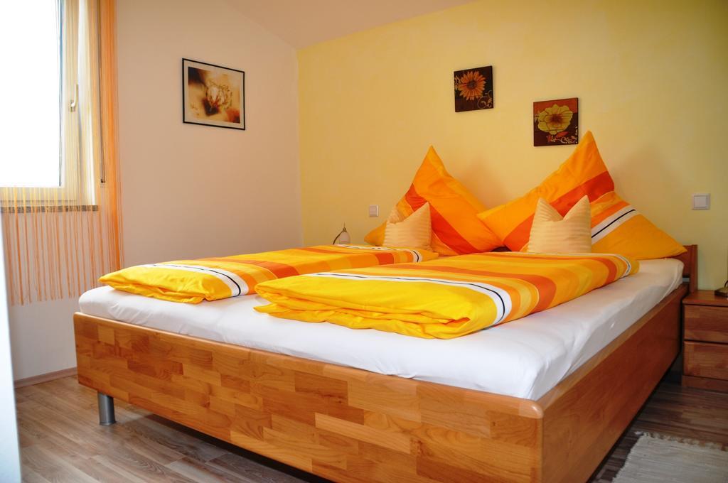 Haus Lindenfeld Apartment Ruhstorf an der Rott Екстериор снимка